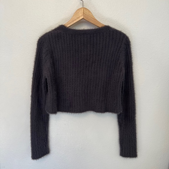 Urban Outfitters Rochelle Fuzzy Cropped Cardigan Gray - Picture 4 of 8